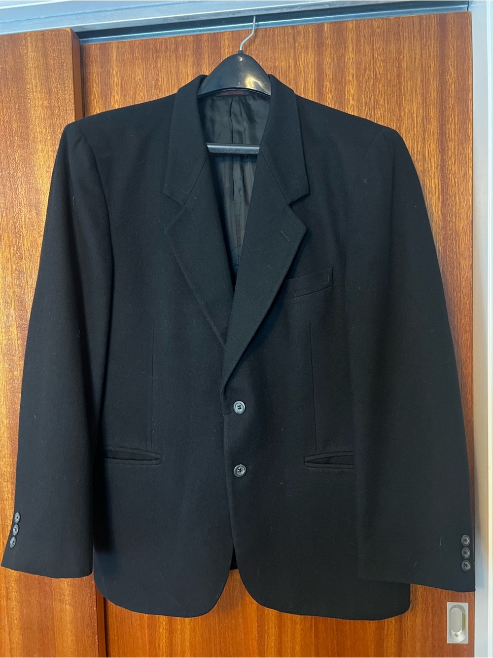 Classic Black Men's Blazer - Timeless Tailored Jacket 42R. Smoke free home